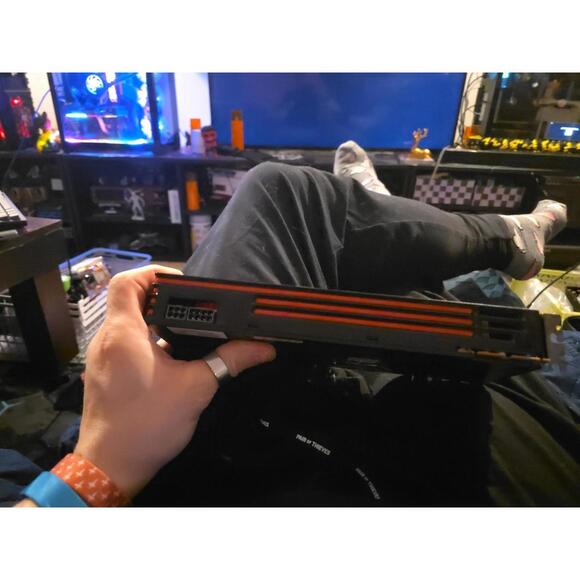 MSI Radeon R6970 2 GB DDR5 PCI Express 2.0 Graphics Card (R6970-2PM2D2GD5) - Picture 3 of 4